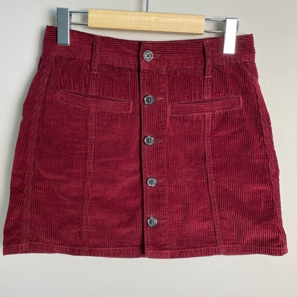 American Eagle Burgundy/Wine Women's Corduroy Button Up Front Mini Skirt Size 0 - Picture 1 of 15